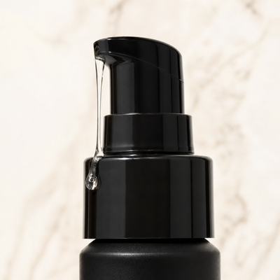 Liquid Silk pump macro with silky strand